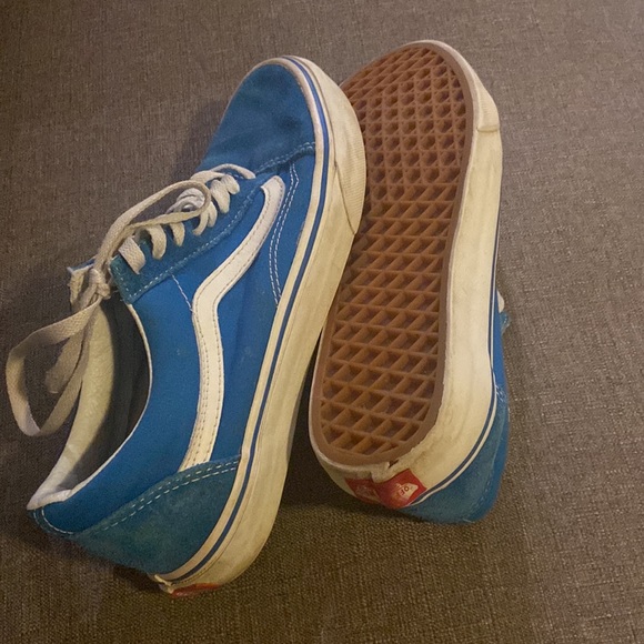 Shoes - Picture 5 of 9